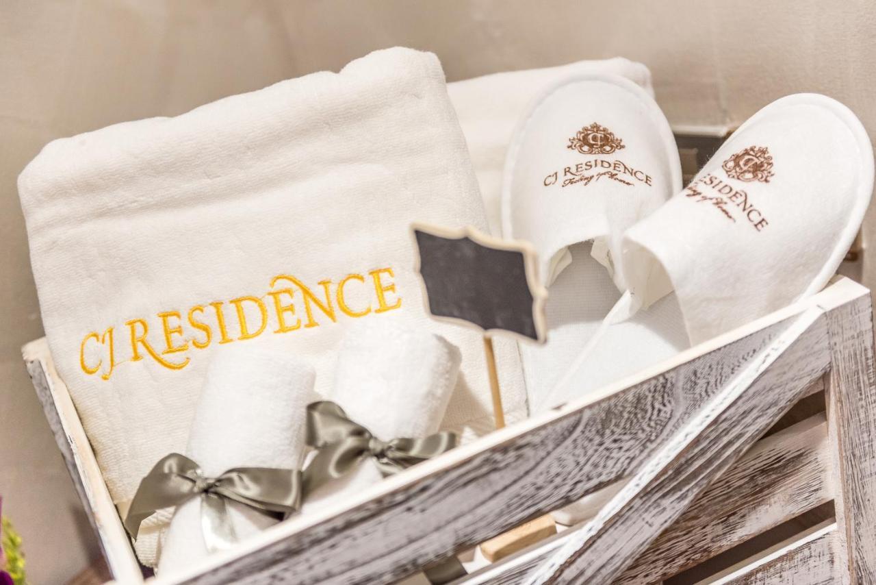 קוטה קינבלו Cj Residence - Opposite Public Bank Centre Point מראה חיצוני תמונה
